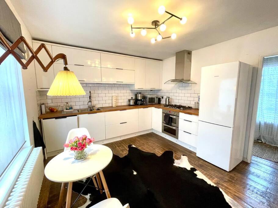Gorgeous 2 Bedroom Apartment Edge Of Cabot Circus Bristol Exterior foto