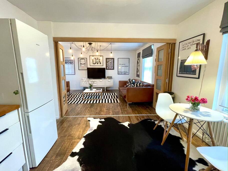 Gorgeous 2 Bedroom Apartment Edge Of Cabot Circus Bristol Exterior foto